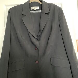 Women’s navy blue pant suit